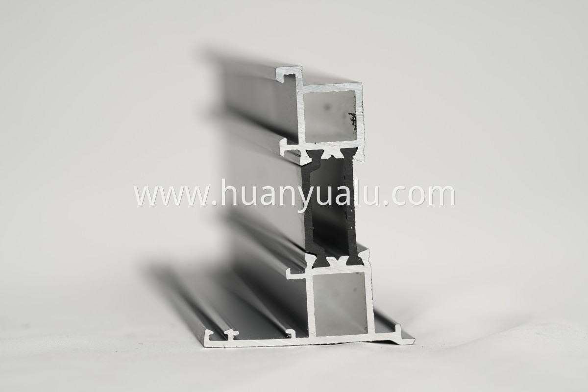 Thermal insulation profiles